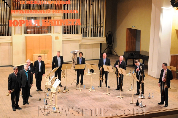 В России впервые выступил London Brass В России впервые выступил London Brass