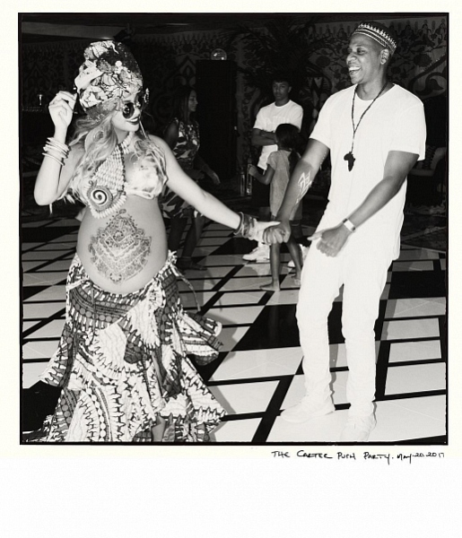 Беременная Beyonce как богиня плодородия Беременная Beyonce как богиня плодородия