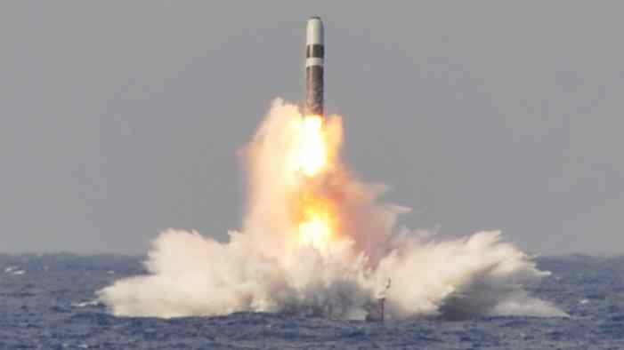 Ядерный кулак королевства: зачем Тереза Мэй усиливает военный потенциал Великобритании