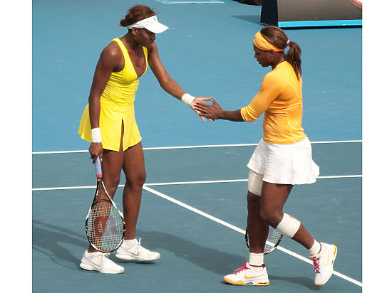 Сестры Уильямс сыграют друг против друга в финале Australian Open