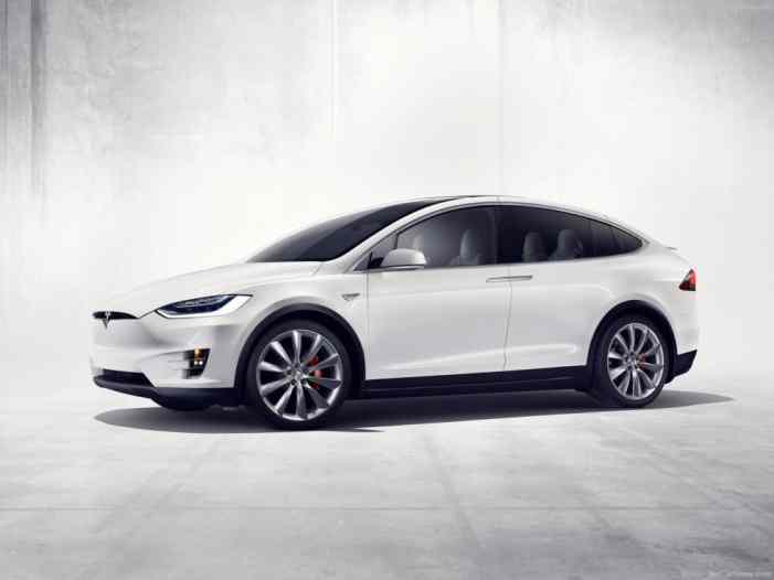 Tesla увеличила запас хода своих моделей