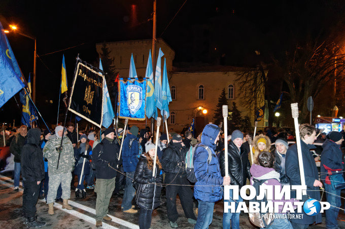 В Киеве инсценировали «перемогу над москалями» и провели факельное шествие 