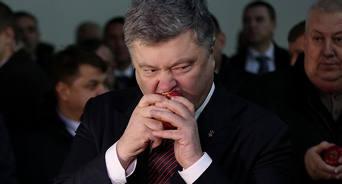 Киев запустил новый миф о Крыме: Вместо «Пустых полок» — «Не могут наесться украинских продуктов!» 