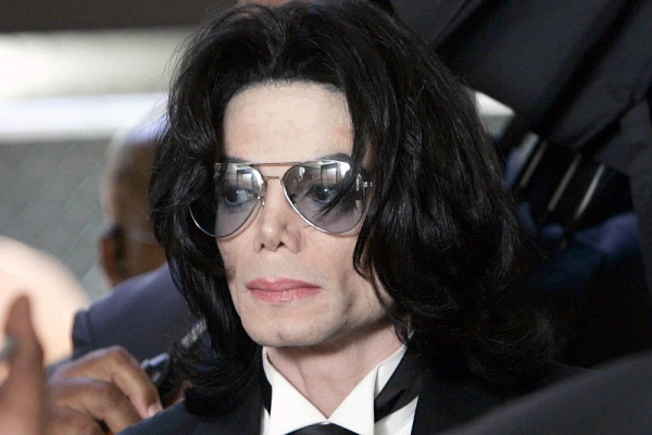 Дочь Майкла Джексона считает, что отца убили
