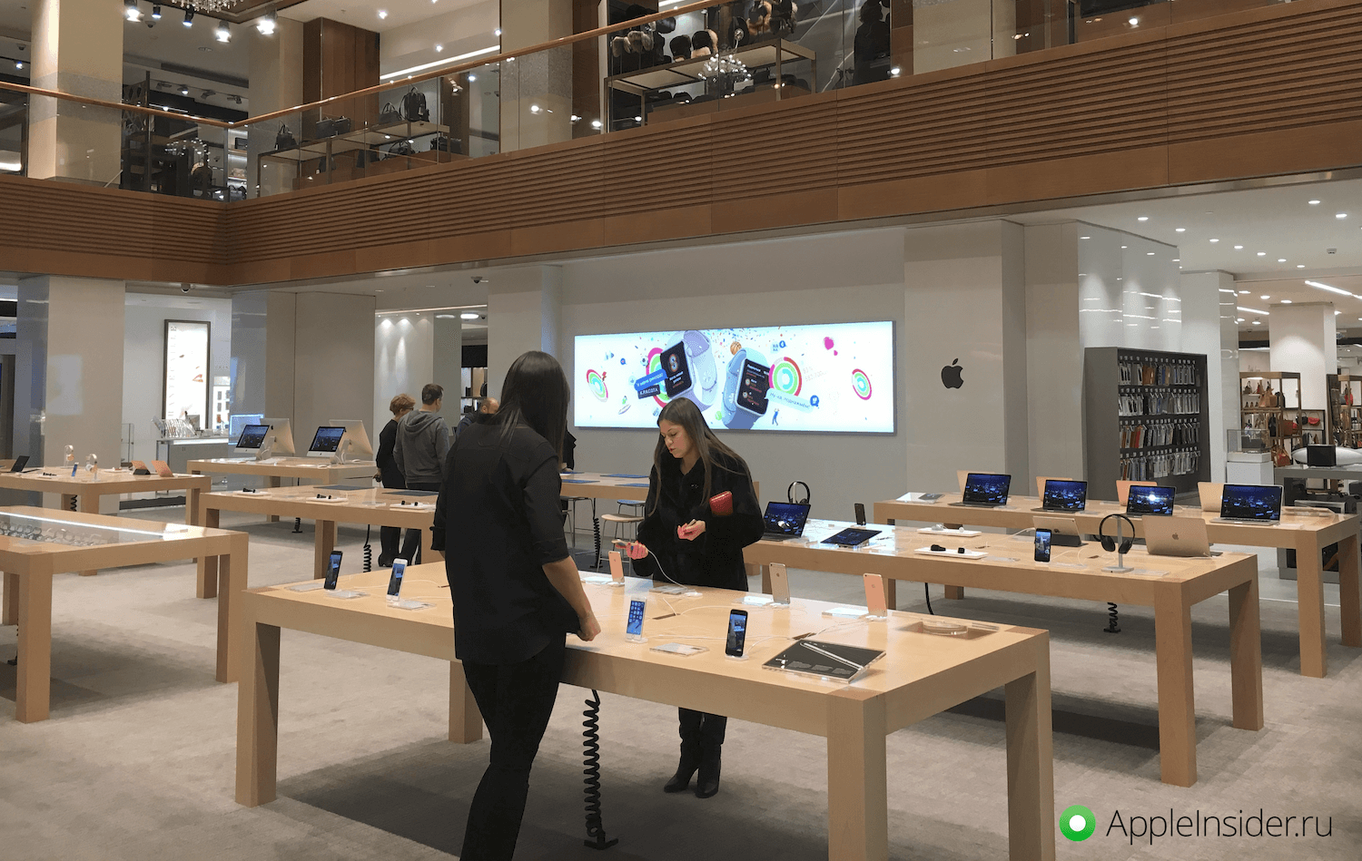 Фотоотчет о визите в обновленный Apple Shop в ЦУМе