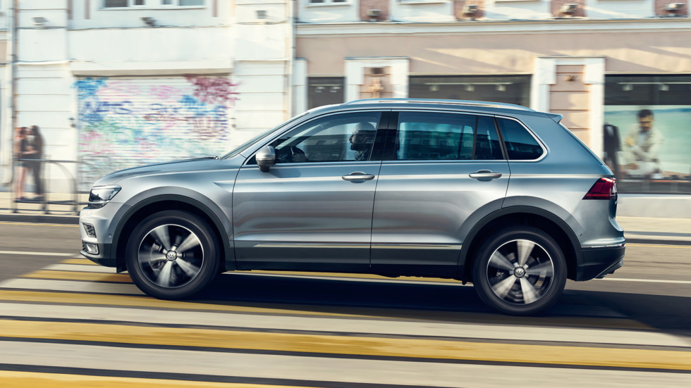 Первому покупателю нового VW Tiguan в России вручили ключи
