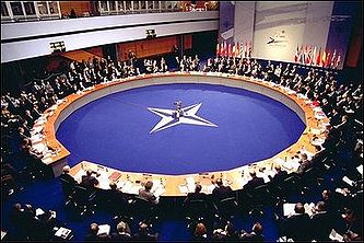 Российский генерал назвал НАТО «психотерапевтом» для Восточной Европы 