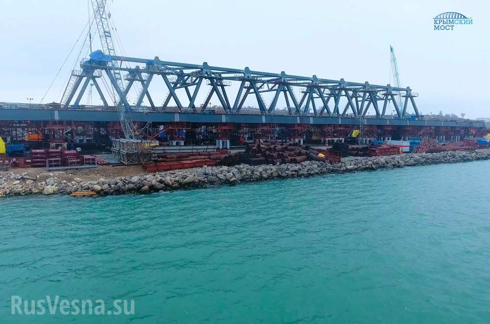 Уникальная архитектура: строители начинают сборку арок Крымского моста (ФОТО)