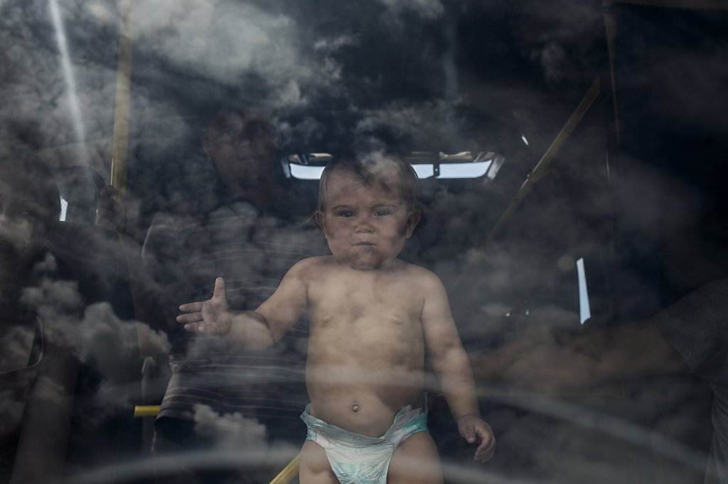 Российский фотограф получил престижную премию World Press Photo за репортажи с Донбасса (ФОТО)