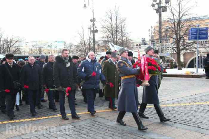 «Бессмертный батальон»: 5000 человек прошли по Москве в память о погибших в Афганистане и на Донбассе (ФОТО, ВИДЕО)