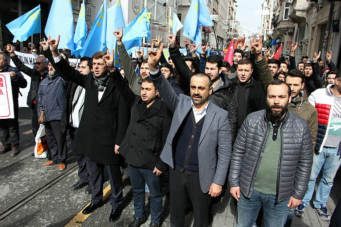 В Стамбуле полиция выставила заграждение перед митингом меджлисовцев 