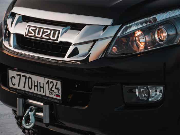 Цена на пикап Isuzu D-Max AT35 от Arctic Trucks в России