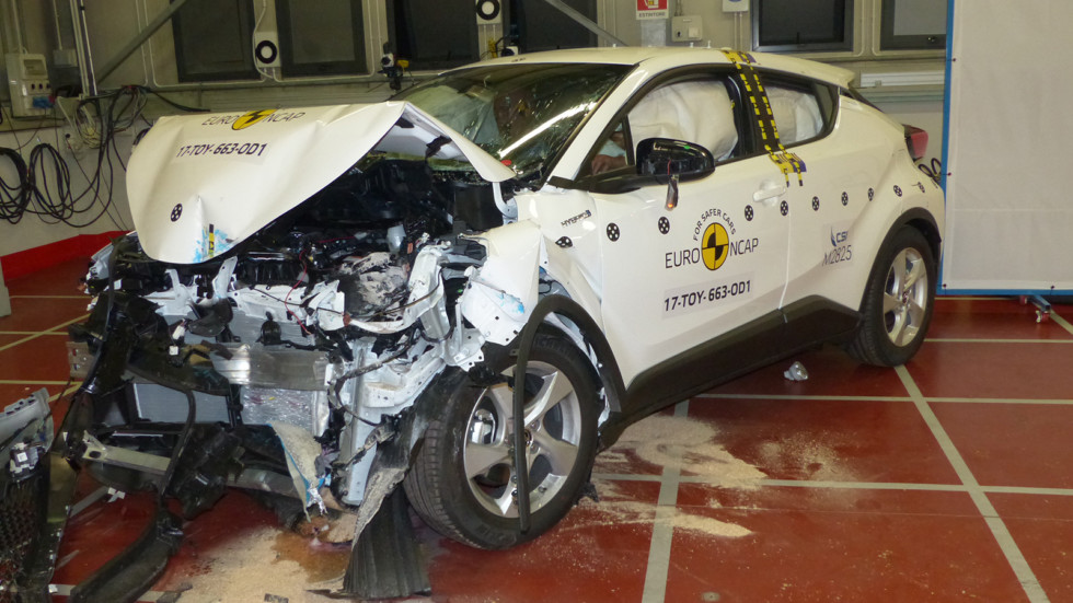 Euro NCAP провела краш-тест кроссовера Toyota C-HR