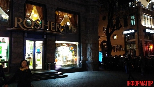 Полицейская конница направлена для охраны магазинов «Рошен» в Киеве (ФОТО)