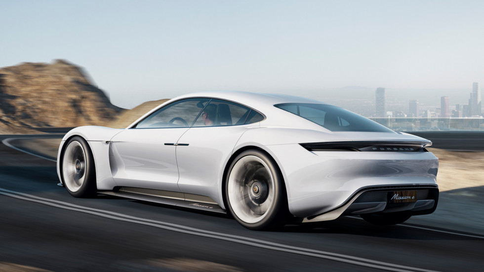 Porsche Mission E получит несколько версий