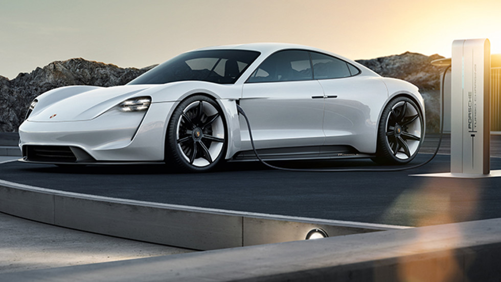 Porsche Mission E получит несколько версий