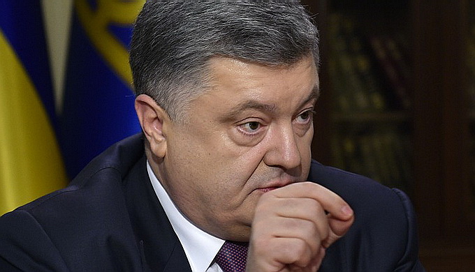 Порошенко ввел санкции против «дочек» российских банков на Украине 