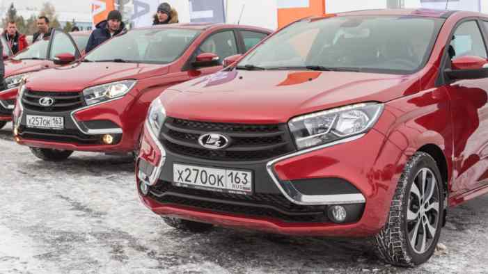 Продажи Lada в 2017 году могут вырасти до 300 000 машин
