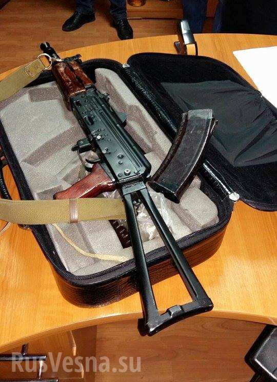 Киевские полицейские попались на торговле оружием (ФОТО) 