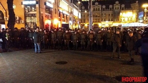 Полицейская конница направлена для охраны магазинов «Рошен» в Киеве (ФОТО)