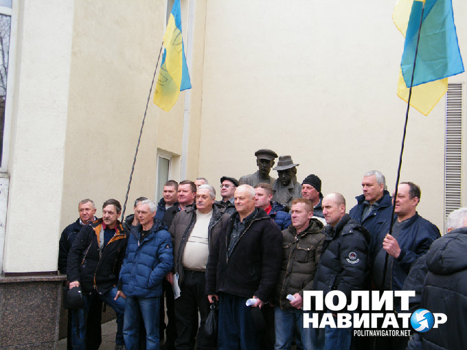 А нас за що? Отставники требовали на митинге в Киеве «европейские пенсии» А нас за що? Отставники требовали на митинге в Киеве «европейские пенсии»