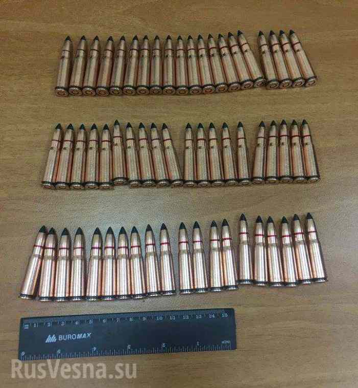 Киевские полицейские попались на торговле оружием (ФОТО) 