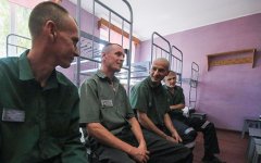 Омбудсмены России и Украины обсудили перемещение заключенных из Крыма