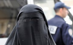 Суд ЕС разрешил компаниям вводить запрет на ношение хиджабов