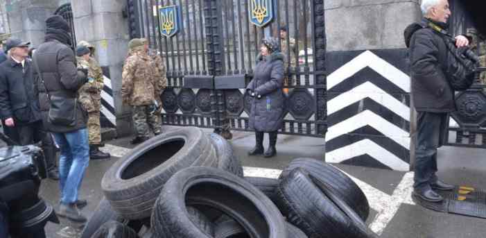 На Украине установилось двоевластие 