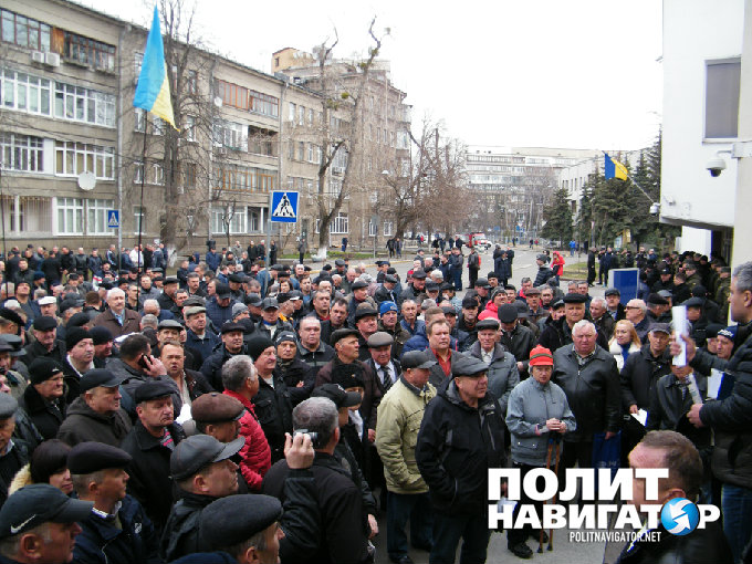 А нас за що? Отставники требовали на митинге в Киеве «европейские пенсии» А нас за що? Отставники требовали на митинге в Киеве «европейские пенсии»