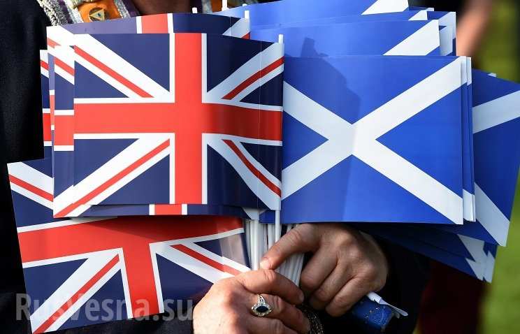 Парламент Шотландии проголосовал за референдум о независимости