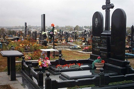В Киеве уже не хватает кладбищ: Кличко попросил Гройсмана отдать часть леса под новые захоронения 