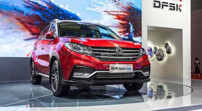 Dongfeng хочет продавать в России семиместный кроссовер Dongfeng хочет продавать в России семиместный кроссовер