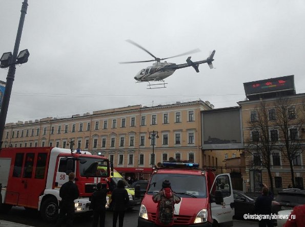 Момент вертолетной эвакуации пассажиров питерского метро засняли на видео 