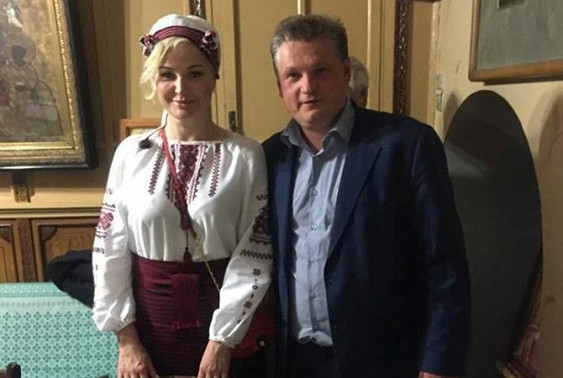 Максакова в вышиванке спела на Пасху в соборе у Филарета — киевский журналист 
