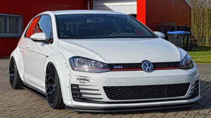 Volkswagen Golf получил тюнинг в стиле Liberty Walk