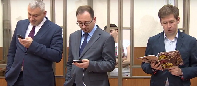 Адвокаты Савченко и Pussy Riot затеяли междоусобную склоку 