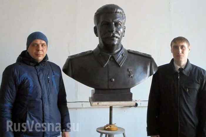 В Новосибирске активисты на свои деньги изготовили памятник Сталину (ФОТО)