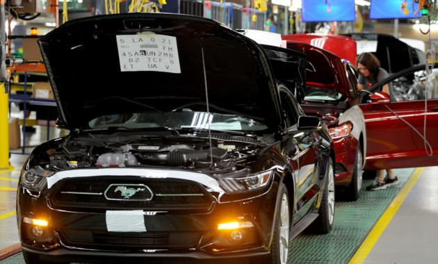 Ford сократит расходы увольнением десятой части рабочих