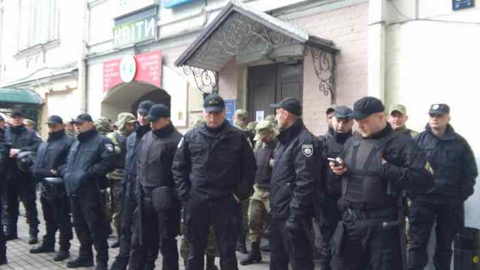 В Киеве жестко избили нацистов, пытавшихся сорвать акцию «Бессмертный полк» 