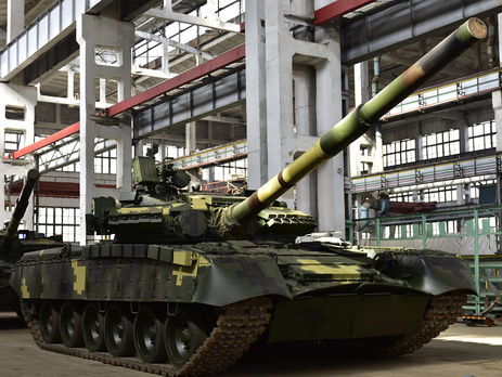 В Сети показали, как на полигоне тестируют танки Т-80 перед отправкой для ВСУ 