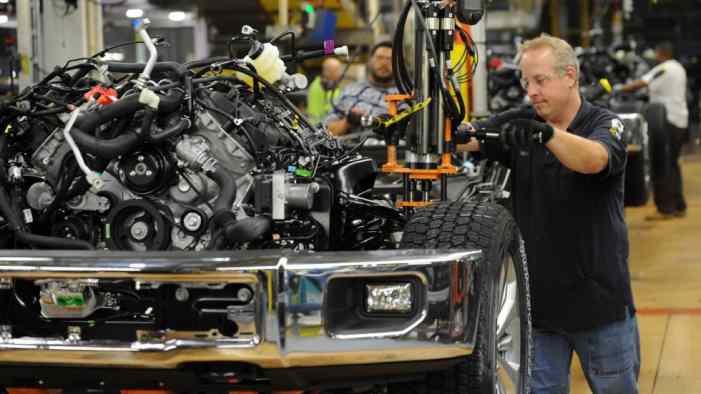 Ford сократит расходы увольнением десятой части рабочих Ford сократит расходы увольнением десятой части рабочих