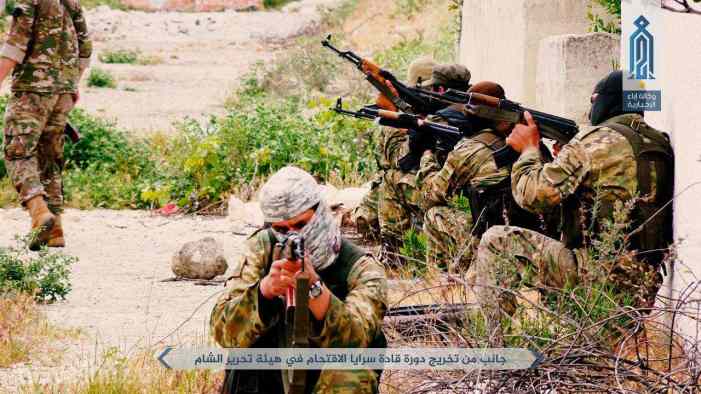 Чеченские боевики передают опыт войны с российской армией спецназу «Аль-Каиды» в Идлибе (ФОТО)