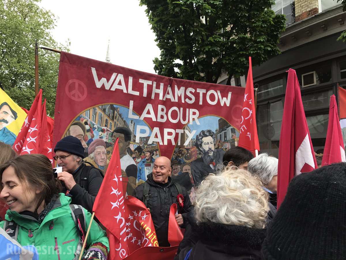 Сталин, Ленин и Уго Чавес: первомайская демонстрация в Лондоне (ФОТО)