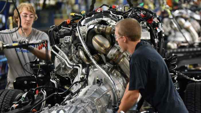 Ford сократит расходы увольнением десятой части рабочих Ford сократит расходы увольнением десятой части рабочих