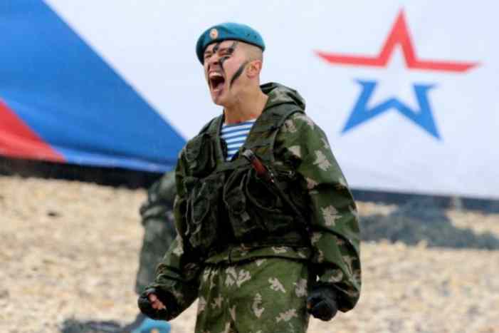 Возвращение ударных частей в российскую армию: Над чем смеются неумные либералы 