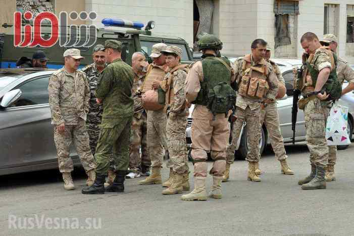 Российские военные, боевики с М-16 и флаги РФ и САР — репортаж из Хомса (ФОТО, ВИДЕО)