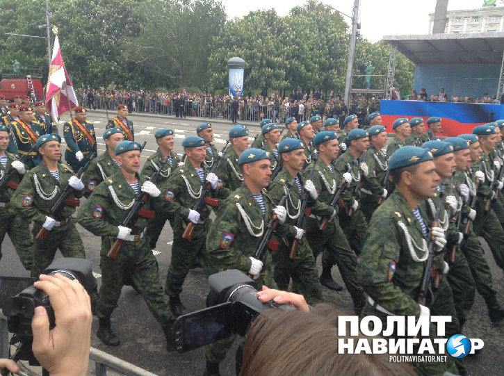 Парад в Донецке: Уже как в Москве – всё чётко и красиво 