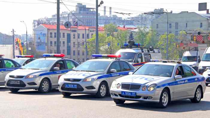 Иностранным водителям помогут заменить права на российские