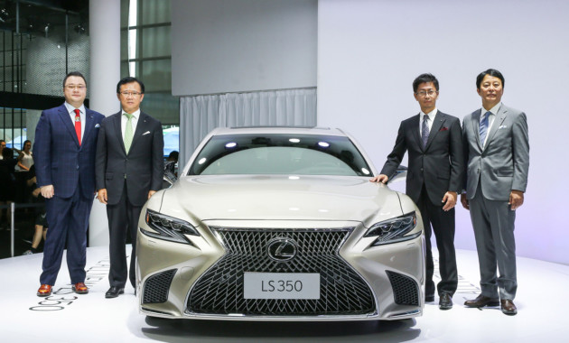 Lexus представил базовую версию флагманского LS